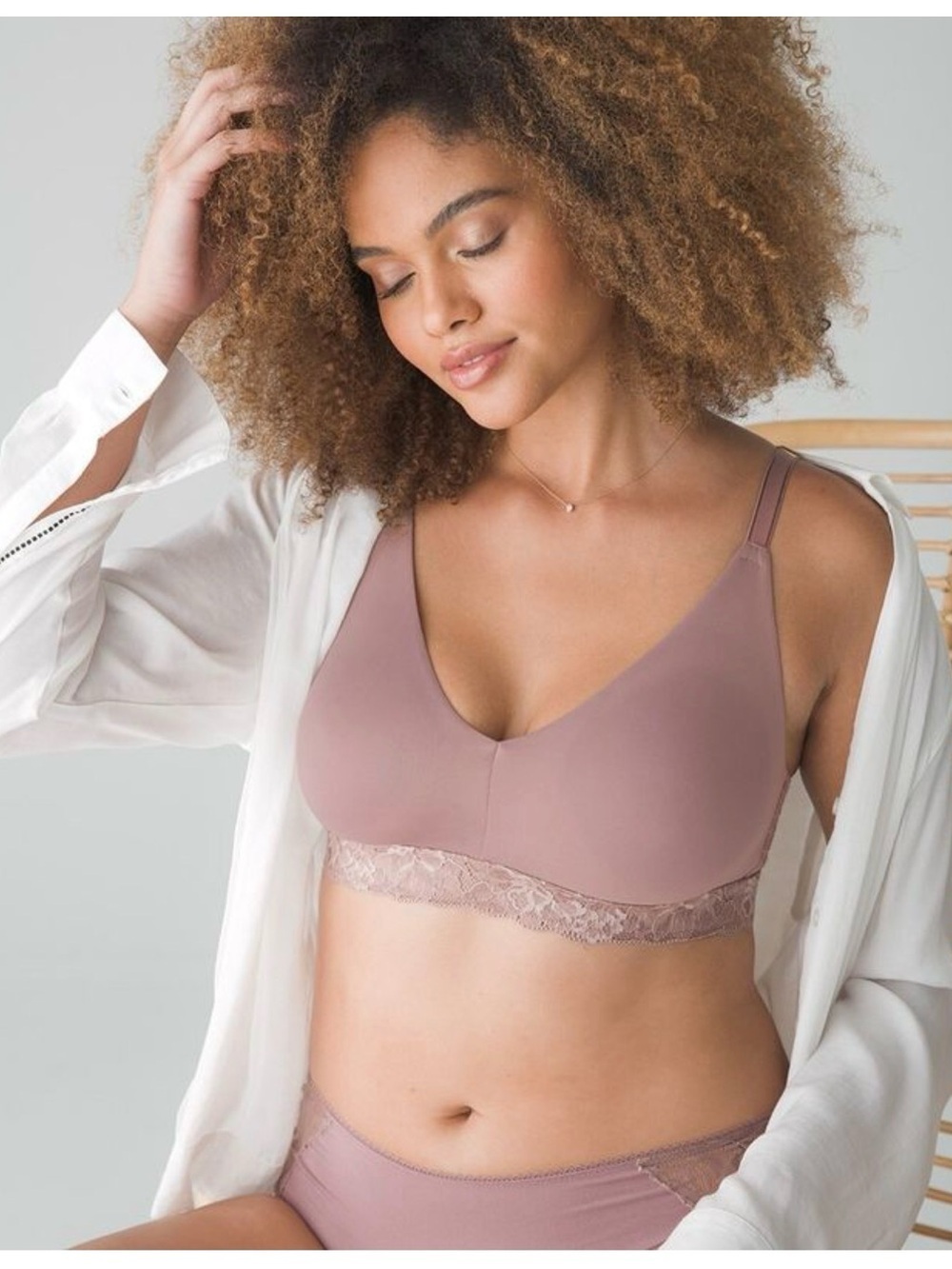 Soma Embraceable Wireless Unlined Lace Trim Blush Bra Womens Sz Medium